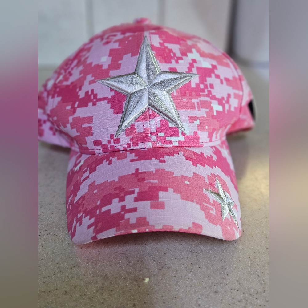 Autographed Dallas Cowboys Pink Camo Ball Cap. Guard John Niland #76 1966-1974
